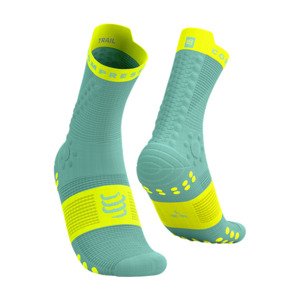 COMPRESSPORT Cyklistické ponožky klasické - PRO RACING V4.0 TRAIL - svetlo zelená/žltá 42-44